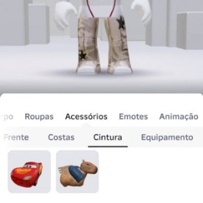 Conta de Roblox com várias skins e robux gasto