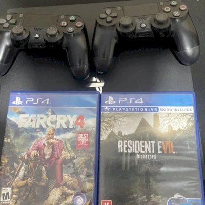PS4 PRO 1TB + JOGOS CABOS E CONTROLES ORIGINAIS