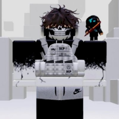 Conta de roblox upada em vários jogos e com itens de robux